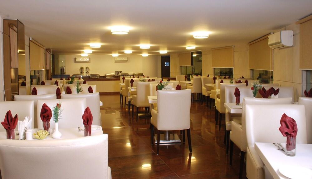 Africa Avenue Gk - 1 Hotel New Delhi Exterior foto