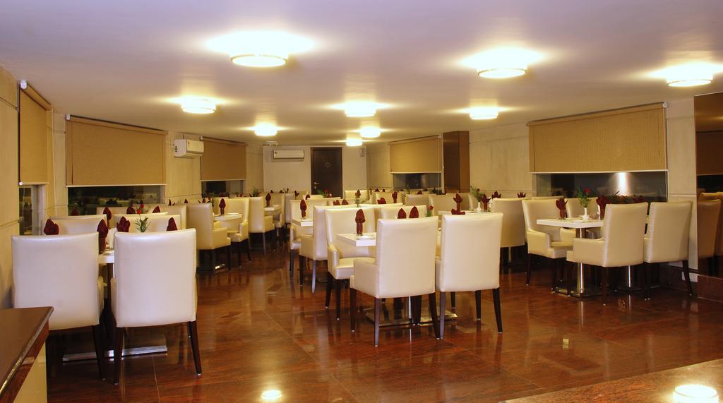 Africa Avenue Gk - 1 Hotel New Delhi Exterior foto